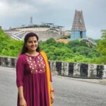 Shruthi Raj Instagram - VETRIVEL MURUGANUKKU AROGARA🙏🙏🙏 Tiruttani Murugan Temple