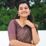 Shruthi Raj Instagram - 𝗦𝗔𝗥𝗘𝗘 @eyelet_designers 🤎🤎🤎