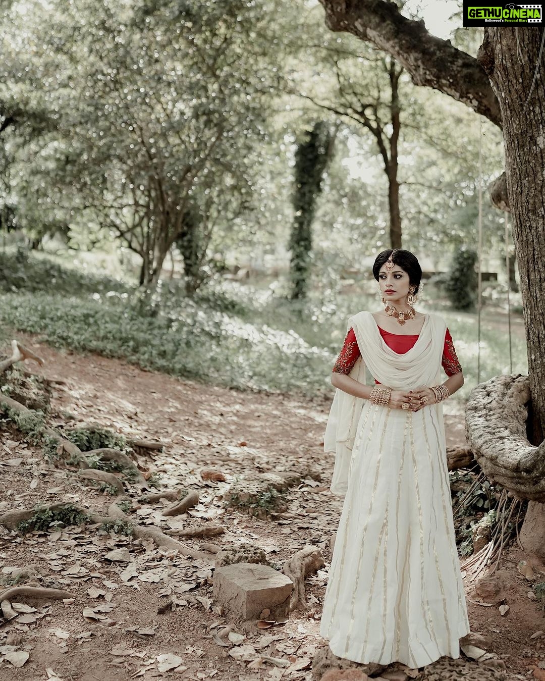 Shruthi Rajanikanth Instagram - Onam 🌾❤️ 📸 @athuldev._ Mua @nobles_makeover Costume @elize_designs Ornaments @alameen_fashion_jewels Styled @styledbysavu Edits @the_______survivor Hill Palace Museum