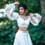 Shruthi Rajanikanth Instagram - Let you forget about your worries and spread love 💕 📸 @picstory_josecharles Mua @ftvsalon.mgroad.kochi Costume @rohinis.designs Ornament @parakkat_jewels Ernakulam district