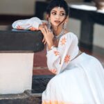 Shruthi Rajanikanth Instagram - 🌻🌻 📸 @picstory_josecharles Mua @ftvsalon.mgroad.kochi @makeupartist_preetkaur Costume @rohinis.designs Ornaments @parakkat_jewels Ernakulam district