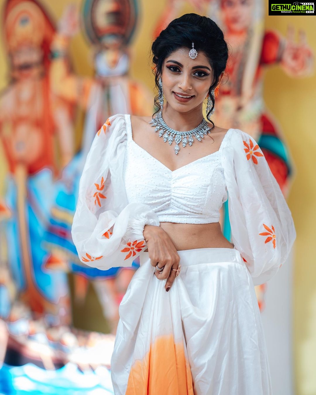 Shruthi Rajanikanth Instagram - Loving this festive onam vibe ππ«°πΌπ§Ώ πΈ @picstory_josecharles Mua @makeupartist_preetkaur @ftvsalon.mgroad.kochi Ornaments @parakkat_jewels Costume @rohinis.designs FTV Salon MG Road Kochi