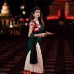 Shruthi Rajanikanth Instagram - அவள் 😘 📸 @saradhi_pankaj_foxeye Costume @styledbysavu Ornaments @adorebypriyanka Ernakulam district