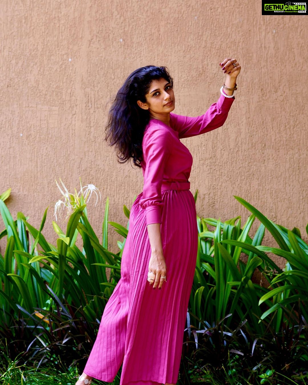 Shruthi Rajanikanth Instagram - Blurriest days 💎 📸 @nomadic_frames