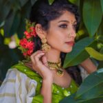Shruthi Rajanikanth Instagram - Pacha💚🍀🌿 📸 @nomadic_frames Mua @nbmakeovers_ Costume @snazzy_fashion_design Ornaments @mayoorajewelerydesigns Fort Kochi