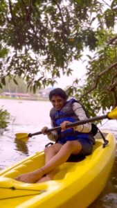 Shruthi Rajanikanth Instagram - Best relaxation 💕🚤 @_shades_of_blue_thekayak