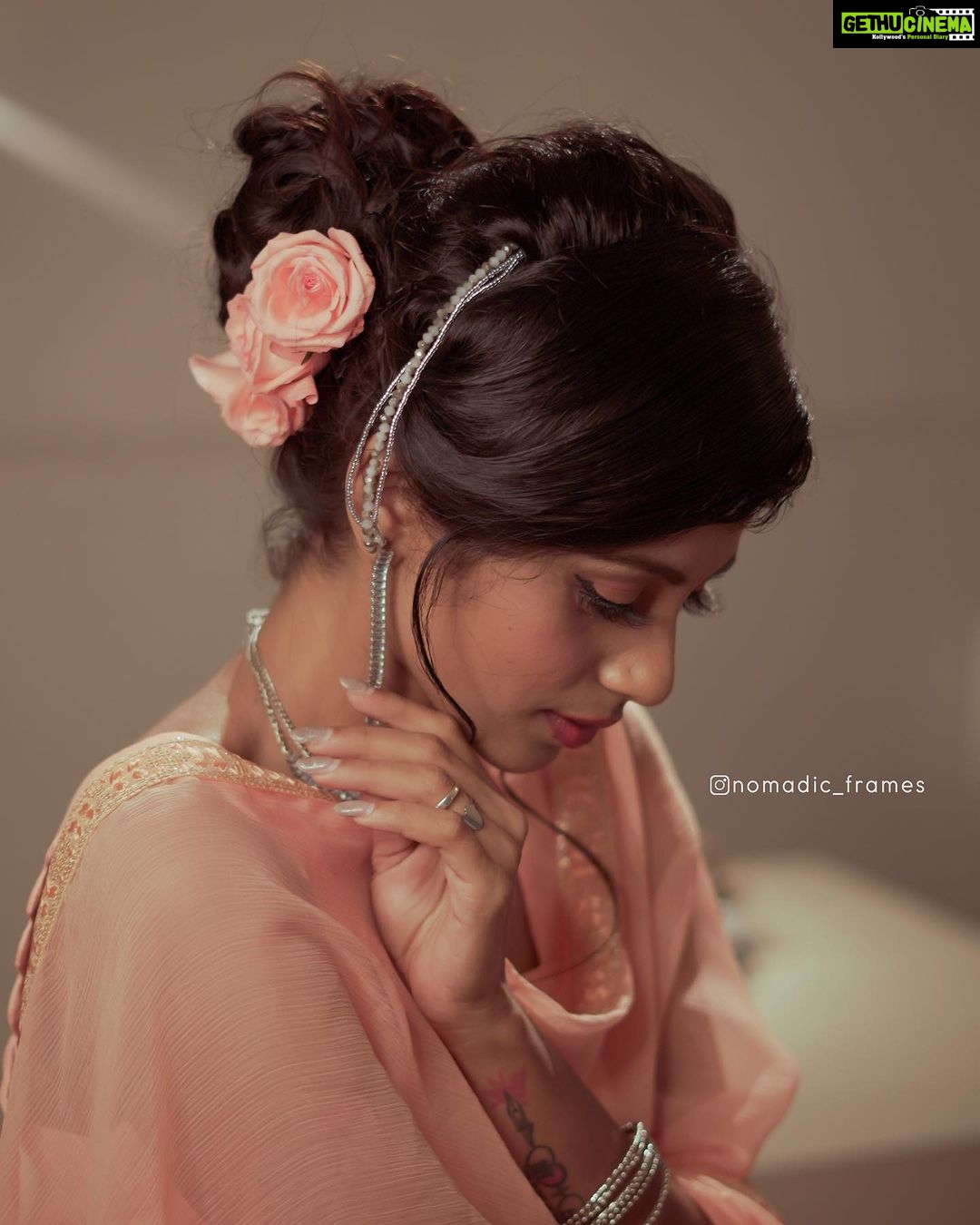 Shruthi Rajanikanth Instagram - In the end its just you and your thoughts alone ✨✨🍂 📸 @nomadic_frames @_sree_hari_ds_ mua @arun_pra.kash dress @laagire Kakkanad, India