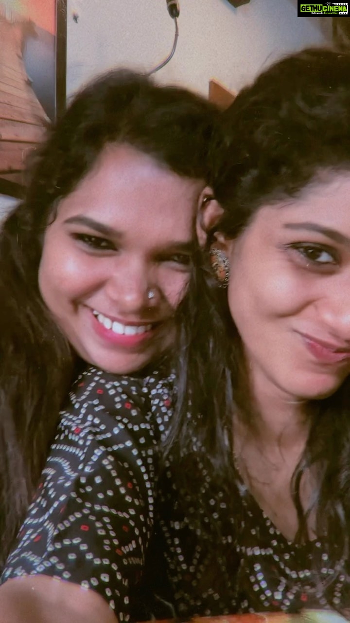 Shruthi Rajanikanth Instagram - Happiest bday babesss ππ ninte mughathe punchiri mayathirikette β€οΈπ«Άπ» Thiruvankulam