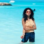 Shruthi Rajanikanth Instagram - Stress buster 🦋🦋🦋 🌊🌊 @vidya.portal @masholidaystours #sandland #maldives #karthikalyaniteaserlaunch #oneyearvidyaportal #vacation #travel