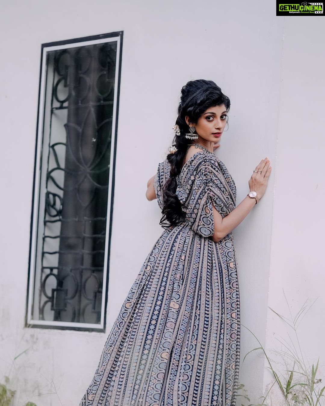 Shruthi Rajanikanth Instagram - 🤠🫶🏻 📸 @_sakeer_bhai_ Costume @_yakta_by_habeeba_ Mua @magnificentmakeupstudio Ambalapuzha