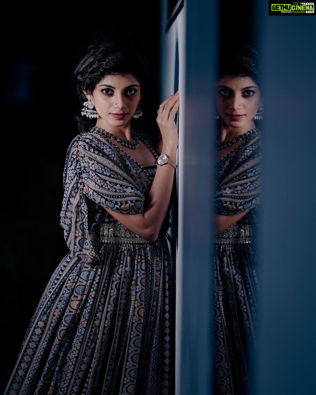 Shruthi Rajanikanth Instagram - Reflecting you attitude towards me 😈👽 📸 @_sakeer_bhai_ Costume @_yakta_by_habeeba_ Mua @magnificentmakeupstudio Ambalapuzha