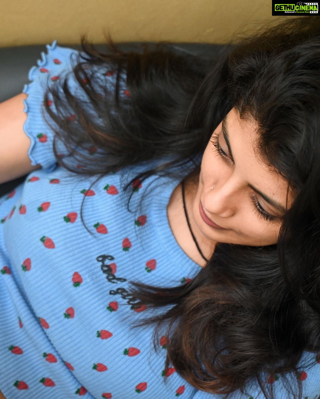 Shruthi Rajanikanth Instagram - Being you can attract right people into your life 💯🦋 📸 @the_______survivor DD Diamond Valley