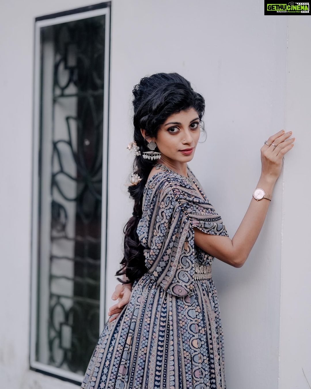 Shruthi Rajanikanth Instagram - 🤠🫶🏻 📸 @_sakeer_bhai_ Costume @_yakta_by_habeeba_ Mua @magnificentmakeupstudio Ambalapuzha