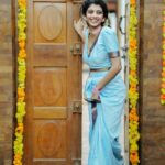 Shruthi Rajanikanth Instagram – This door changed my life upside down and will always cherish these memories ✨🌟💫
📸 @aline_varghese_joseph 
Costume @rohinis.designs Thiruvankulam