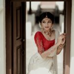 Shruthi Rajanikanth Instagram – 💋🧿
📸 @athuldev._ 
Mua @nobles_makeover 
Costume @elize_designs 
Ornaments @alameen_fashion_jewels 
Styled @styledbysavu 
Edits @the_______survivor Hill Palace Museum