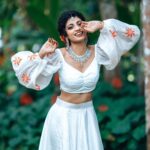 Shruthi Rajanikanth Instagram - Let you forget about your worries and spread love 💕 📸 @picstory_josecharles Mua @ftvsalon.mgroad.kochi Costume @rohinis.designs Ornament @parakkat_jewels Ernakulam district