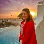 Shruti Sodhi Instagram - Big laughs…where the mouth just hangs open and all teeth are bare are the best kinds😁so here goes a #throwbackthursday moment from a fine evening during a fine sunset wearing fine clothes and a big fine laugh💕#shrutisodhi #heartisfull