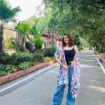 Shruti Sodhi Instagram - An over excited human was spotted doing dilli darshan and getting clicked on the city roads😅💖🤭 #shrutisodhi #delhi