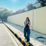 Shruti Sodhi Instagram - An over excited human was spotted doing dilli darshan and getting clicked on the city roads😅💖🤭 #shrutisodhi #delhi