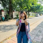 Shruti Sodhi Instagram – An over excited human was spotted doing dilli darshan and getting clicked on the city roads😅💖🤭 #shrutisodhi #delhi
