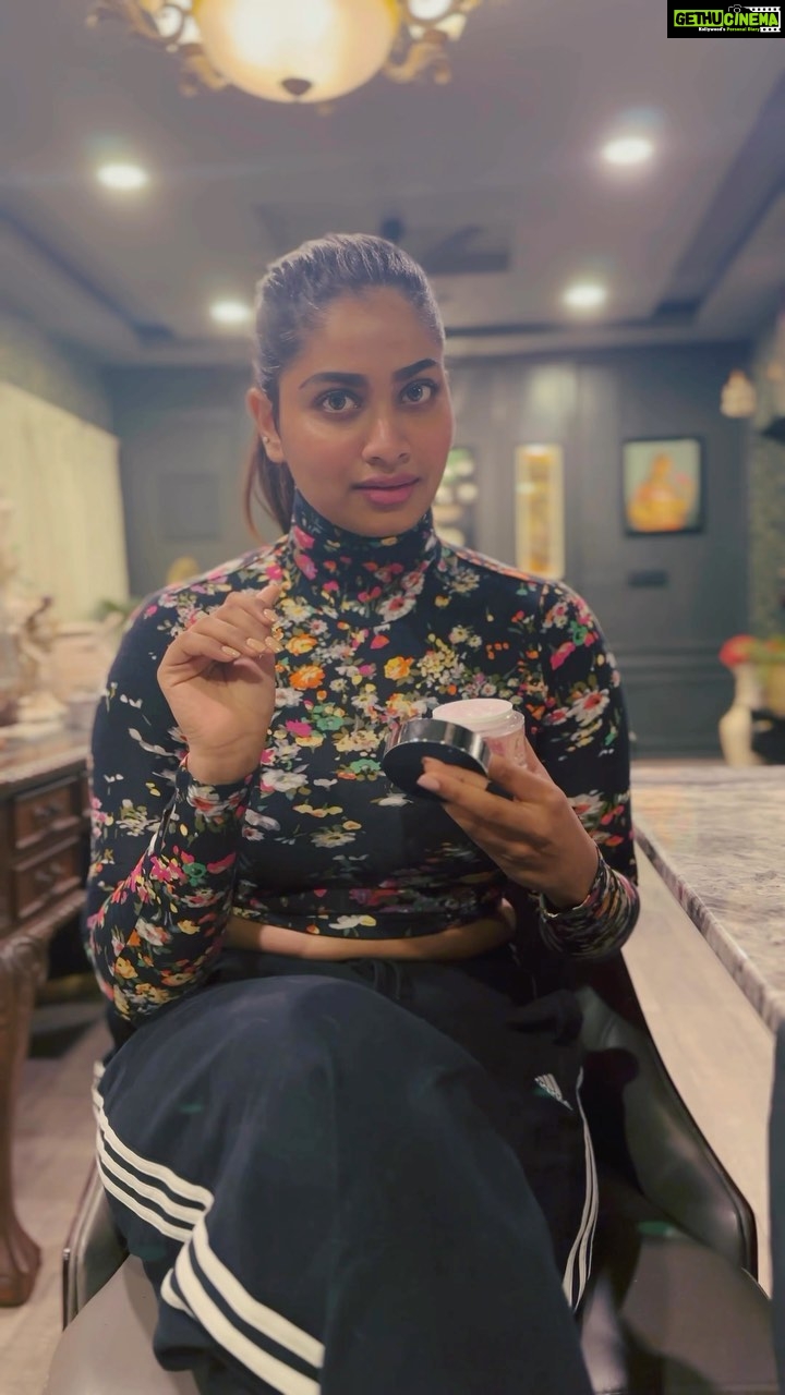 Shrutika Instagram - I can’t express enough how much I adore Haappy Herbs by Shruthika Their turmeric night repair cream has completely transformed my nightly skincare routine. Within just a few days, I noticed remarkable improvements in my complexion and my skin feels incredibly soft. The best part is it’s made of Pure Turmeric And let me tell you about their Ujvala moisturizer - it’s hands down the best moisturizer I’ve ever used! It keeps my skin hydrated all day long, giving me that healthy glow I’ve always wanted. Haappy Herbs truly knows how to deliver incredible skincare products, Try it once you will truly love it 🤩 #haappyherbs #Natrual #skincare #ayurvedic Place your order at www.haappyherbs.com