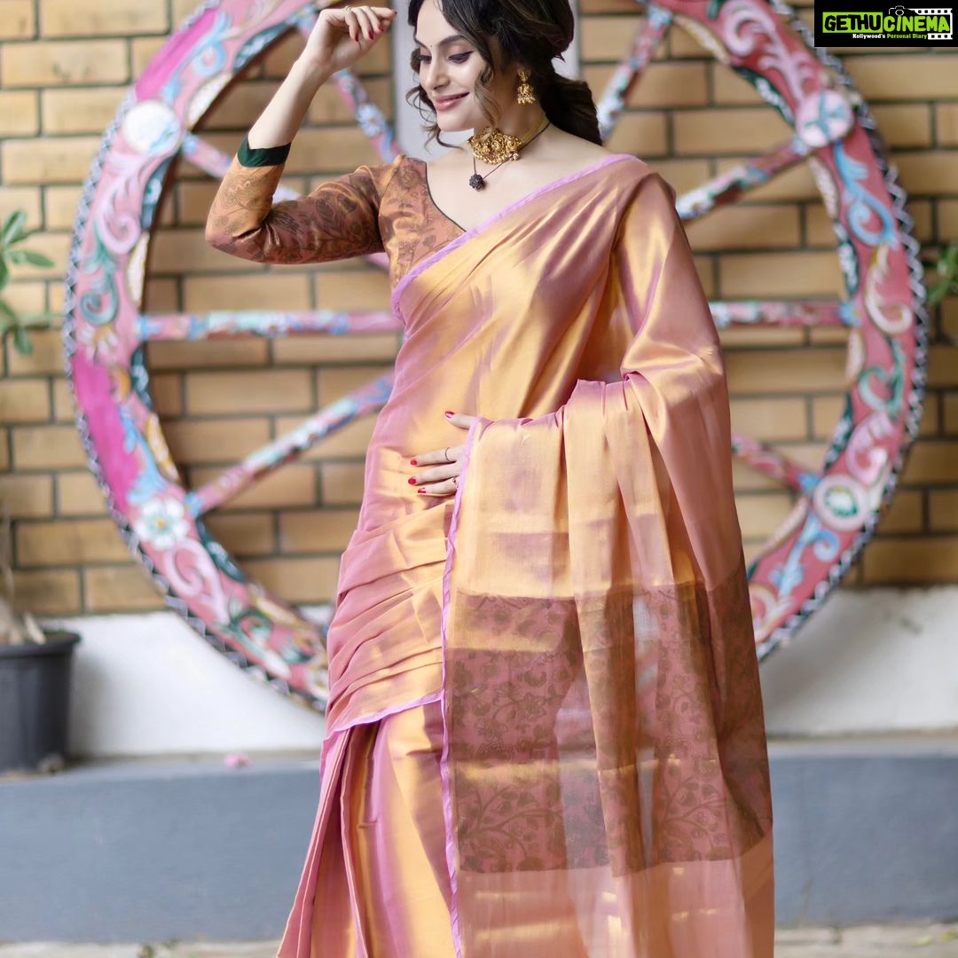 Shrutika Instagram - In these These 8 pictures are My most favourite festive collection in adorable shades of the softest light weight tissue sarees with a story on its pallu lifts my mood instantly to welcome this festive season 🤩 Saree & blouse @thariibyshrutika Jewelry @chettinad_creations @shrishti__jewels Photography @artz_by_sathish Post work @shot_by_panneer #saree #festival #instagood #picoftheday