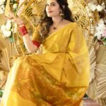 Shrutika Instagram - In these These 8 pictures are My most favourite festive collection in adorable shades of the softest light weight tissue sarees with a story on its pallu lifts my mood instantly to welcome this festive season 🤩 Saree & blouse @thariibyshrutika Jewelry @chettinad_creations @shrishti__jewels Photography @artz_by_sathish Post work @shot_by_panneer #saree #festival #instagood #picoftheday