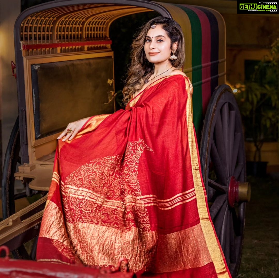 Shrutika Instagram - Celebrating varalakshmi nombu and bringing in worship to the goddess; draping our softest linen zari in our most sacred colour red which very well sets in the mood to this beautiful mangalagaramana festival Saree n blouse @thariibyshrutika Photography @artz_by_sathish #festival #goodvibes #red #varalakshmi #nombu #lakshmi #pooja #goddess #celebration #festivewear #redsaree #mangalarga #color #brocade #blousedesigns #indianwear #saree #instagram #post #picoftheday #trending #newpost #instagood