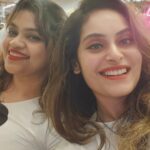 Shrutika Instagram - Me with my favourites 😍 Family! #instagram #post #picture #pics #monday #mondaymorning #instagood #instalike #family #famjam #favourites #fav #happy #love #peace