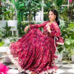 Shubhaavi Choksey Instagram - “Glamour isn’t about shape or size… You don’t have to be pretty to have it , anyone can create it ..“ Dita Von Tesse Photographed : @shotbyrohitdey Makeup and Hair: @amuthevar Styled : @reemasshah Outfit: @aachho Jewelry: @gbs_gehna PR courtesy for look : @dinky_nirh PR : @oceanmediapr Location : @setsinthecity.in #glamour #style #ownit #bodypositive #2023