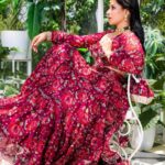 Shubhaavi Choksey Instagram - “Glamour isn’t about shape or size… You don’t have to be pretty to have it , anyone can create it ..“ Dita Von Tesse Photographed : @shotbyrohitdey Makeup and Hair: @amuthevar Styled : @reemasshah Outfit: @aachho Jewelry: @gbs_gehna PR courtesy for look : @dinky_nirh PR : @oceanmediapr Location : @setsinthecity.in #glamour #style #ownit #bodypositive #2023