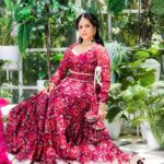 Shubhaavi Choksey Instagram - “Glamour isn’t about shape or size… You don’t have to be pretty to have it , anyone can create it ..“ Dita Von Tesse Photographed : @shotbyrohitdey Makeup and Hair: @amuthevar Styled : @reemasshah Outfit: @aachho Jewelry: @gbs_gehna PR courtesy for look : @dinky_nirh PR : @oceanmediapr Location : @setsinthecity.in #glamour #style #ownit #bodypositive #2023