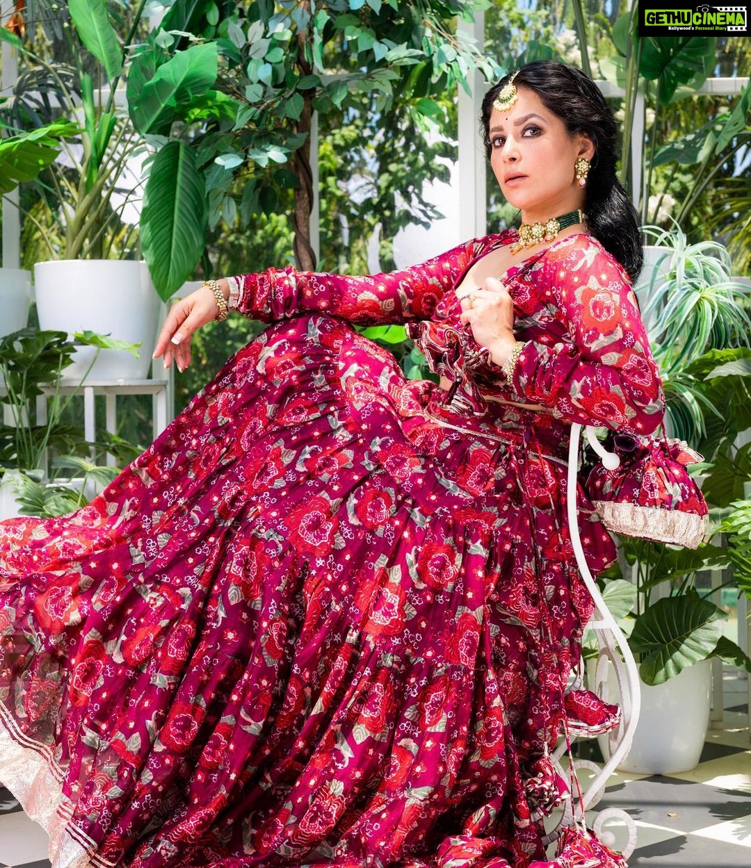 Shubhaavi Choksey Instagram - “Glamour isn’t about shape or size… You don’t have to be pretty to have it , anyone can create it ..“ Dita Von Tesse Photographed : @shotbyrohitdey Makeup and Hair: @amuthevar Styled : @reemasshah Outfit: @aachho Jewelry: @gbs_gehna PR courtesy for look : @dinky_nirh PR : @oceanmediapr Location : @setsinthecity.in #glamour #style #ownit #bodypositive #2023