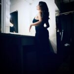 Shweta Basu Prasad Instagram - Mirror mirror 📸 @iamwolfienair Hair @nilofarzkhan 👗 @kazowoman
