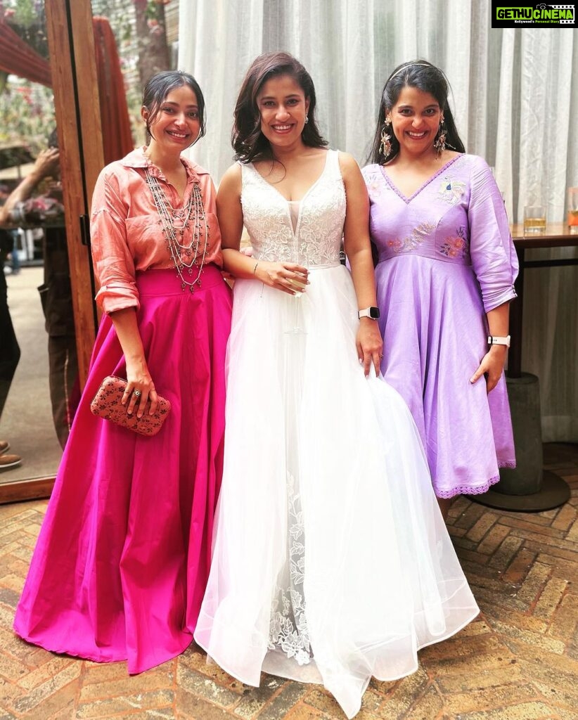 Shweta Basu Prasad Instagram - Nothing short of a fairy tale 💞 Congratulations @manukritip and @rkap0593 Wish you a lifetime of happiness, friendship and love. What a beautiful day with beautiful, absolutely lovely bunch of people ❤️ 🌷🌼 Mumbai, Maharashtra