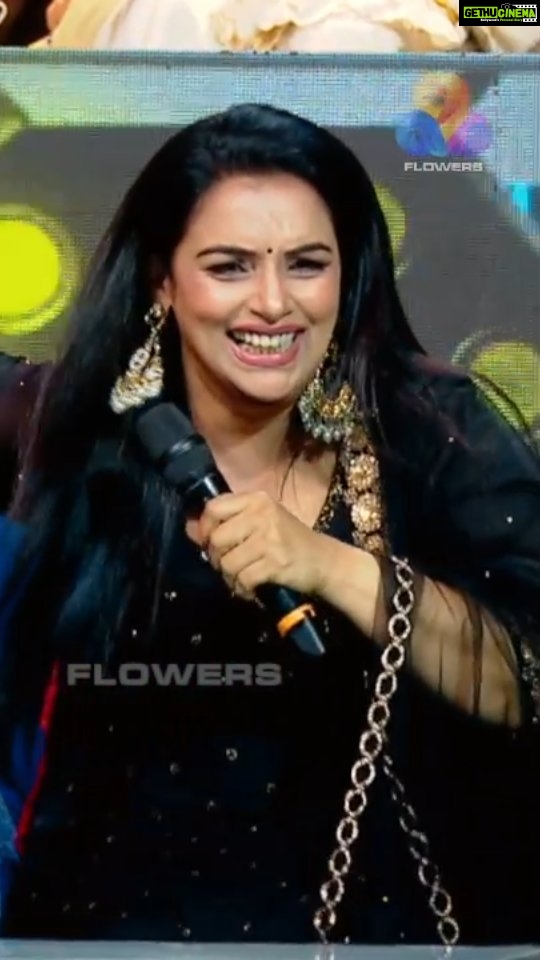 Shweta Menon Instagram - സ്റ്റാർ മാജിക് | ഇന്ന് രാത്രി 9.30 ന്....!!! #shwethamenon #anopjhon #thankachanvithura #lakshminakshathra #starmagic #starmagicfans #explore #instagram #reels #trending #mallu #mallugram #mallucomedy #mammotty #malayalamreels #malayalamcomedy #malayalamcinema #thuglife #Kerala