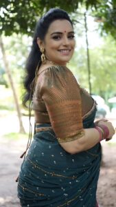 Shweta Menon Instagram - Stylist: @tharunya_vk
Wardrobe: @silkyarns
Accessories: @alameen_fashion_jewels
MUA : @avinash_s_chetia
Shots : @akhilprasob
