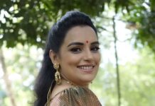 Shweta Menon Instagram - Stylist: @tharunya_vk Wardrobe: @silkyarns Accessories: @alameen_fashion_jewels MUA : @avinash_s_chetia Shots : @akhilprasob