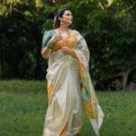 Shweta Menon Instagram - 🌼 Onam vibes 🌼 Stylist : @tharunya_vk Saree: @kerala_sarees_settu_mundu @khvasthra Blouse : @hasthra_designs Accessories: @happybeam.in MUA : @avinash_s_chetia Shots : @akhilprasob