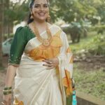 Shweta Menon Instagram - 🌼 Happy Onam 🌼 Stylist : @tharunya_vk Saree: @kerala_sarees_settu_mundu @khvasthra Blouse : @hasthra_designs Accessories: @happybeam.in MUA : @avinash_s_chetia Shots : @akhilprasob
