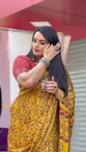 Shweta Menon Instagram - @shwetha_menon x @kenn_salon___thodupuzha

Stylist: @tharunya_vk
Wardrobe: @byhand.in
Accessories : @seeruscollections
MUA : @avinash_s_chetia
Shots : @the_dclick
Nails by : @_nail_on_sale_