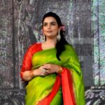 Shweta Menon Instagram - Stylist : @tharunya_vk Wardrobe: @sarees_wholesale_collection Accessories: @alameen_fashion_jewels MUA : @avinash_s_chetia