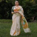 Shweta Menon Instagram - 🌼 Onam vibes 🌼 Stylist : @tharunya_vk Saree: @kerala_sarees_settu_mundu @khvasthra Blouse : @hasthra_designs Accessories: @happybeam.in MUA : @avinash_s_chetia Shots : @akhilprasob