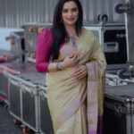 Shweta Menon Instagram - ഉത്രാടദിനാശംസകൾ🌸 @shwetha_menon . . . #ajmalmthajphotography . . . #aesthetic #photogram #photoeveryday #photodaily #instagood #keralagram #keralaattraction #vscogirl #photogram_kerala_ #persfamous #portraitsquad #globe_people #globeportraits #globepeople #portraitperfection #shwethamenon #swethamenon #asianet #dancingstars #asianetdancingstars #onam #onam2023 #onamsaree @persfamous @portraitstream @portraitworldd @portraitsquad @portrait.shooters @globe_people @globe_portraits @india.portraits @photography_ishttam @photogramkerala_ @shwetha_menon_lovers