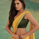 Shweta Tiwari Instagram - 🪷 Clicked by @amitkhannaphotography Styled by @stylingbyvictor @sohail__mughal___ Assisted by @janvijain123 @styleby_antara Earrings @rubans.in @oakpinionpr Ring @anthajewels @manalirawat Makeup @dishisanghvii Hair @nidhii.makeovers