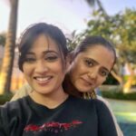 Shweta Tiwari Instagram - Happy birthday my soul Sister @anuraddhasarin अनु तू जानती नहीं यार मैं तुझसे कितना प्यार करती हूँ! मेरी ज़िंदगी की best memories तेरे साथ है! मैं हँस रही हूँ तो तु मेरे साथ है। मैं रो रही हूँ तो तू मेरे साथ है! मैं बीमार हूँ तो तू मेरे साथ है।मैं नाच रही हूँ तो तु मेरे साथ है। मेरी ज़िंदगी की हर ख़ुशी हर ग़म में मेरे साथ है। Having a sister like you feels like winning the lottery! You have always been supportive, generous, and a strong pillar for me..You're a great confidant, partner in crime and shopping buddy.