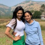 Shweta Tiwari Instagram - Happy birthday my soul Sister @anuraddhasarin अनु तू जानती नहीं यार मैं तुझसे कितना प्यार करती हूँ! मेरी ज़िंदगी की best memories तेरे साथ है! मैं हँस रही हूँ तो तु मेरे साथ है। मैं रो रही हूँ तो तू मेरे साथ है! मैं बीमार हूँ तो तू मेरे साथ है।मैं नाच रही हूँ तो तु मेरे साथ है। मेरी ज़िंदगी की हर ख़ुशी हर ग़म में मेरे साथ है। Having a sister like you feels like winning the lottery! You have always been supportive, generous, and a strong pillar for me..You're a great confidant, partner in crime and shopping buddy.