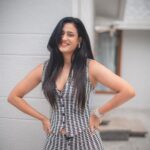Shweta Tiwari Instagram - 🩶🩶🩶 @deepak_das_photography @stylingbyvictor @sohail__mughal___