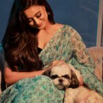 Shweta Tiwari Instagram - Oh my simbu🐶.. You are soooo very cuteee❤️ Clicked by @amitkhannaphotography Styled by @stylingbyvictor @sohail__mughal___ Assisted by @janvijain123 Earring @anthajewels @manalirawat Makeup @dishisanghvii Hair @nidhii.makeovers
