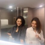 Shweta Tiwari Instagram – We are such good dancers, we only dance in the bathroom 💃😅 morning cardio you see!!